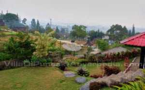 Villa Jabal, Tempat Menginap Pribadi yang Nyaman di Puncak dengan Pemandangan Indah