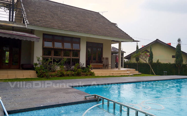 Villa ruma rakay puncak